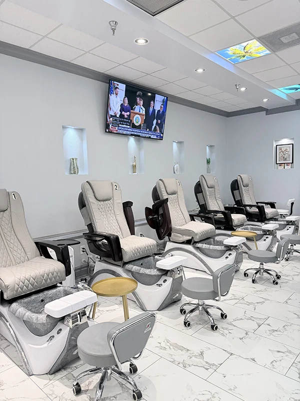 I2 Nails and Spa